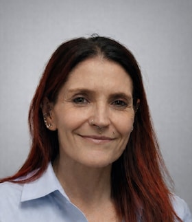 Staff member Amy Ferreira  from ID_0c85c3