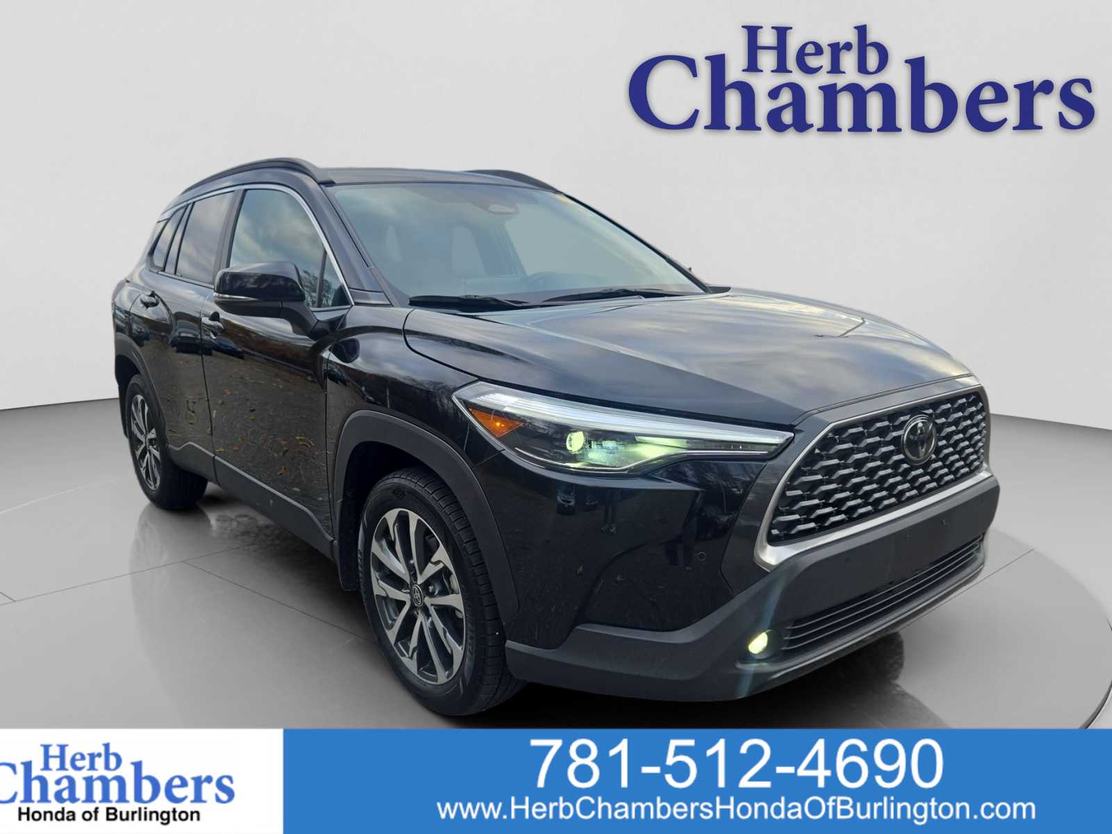 2023 Toyota Corolla Cross XLE's photo