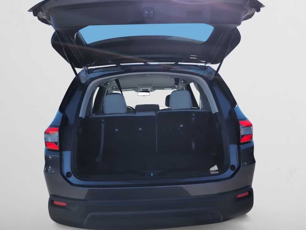 Used 2023 Honda Pilot LX SUV