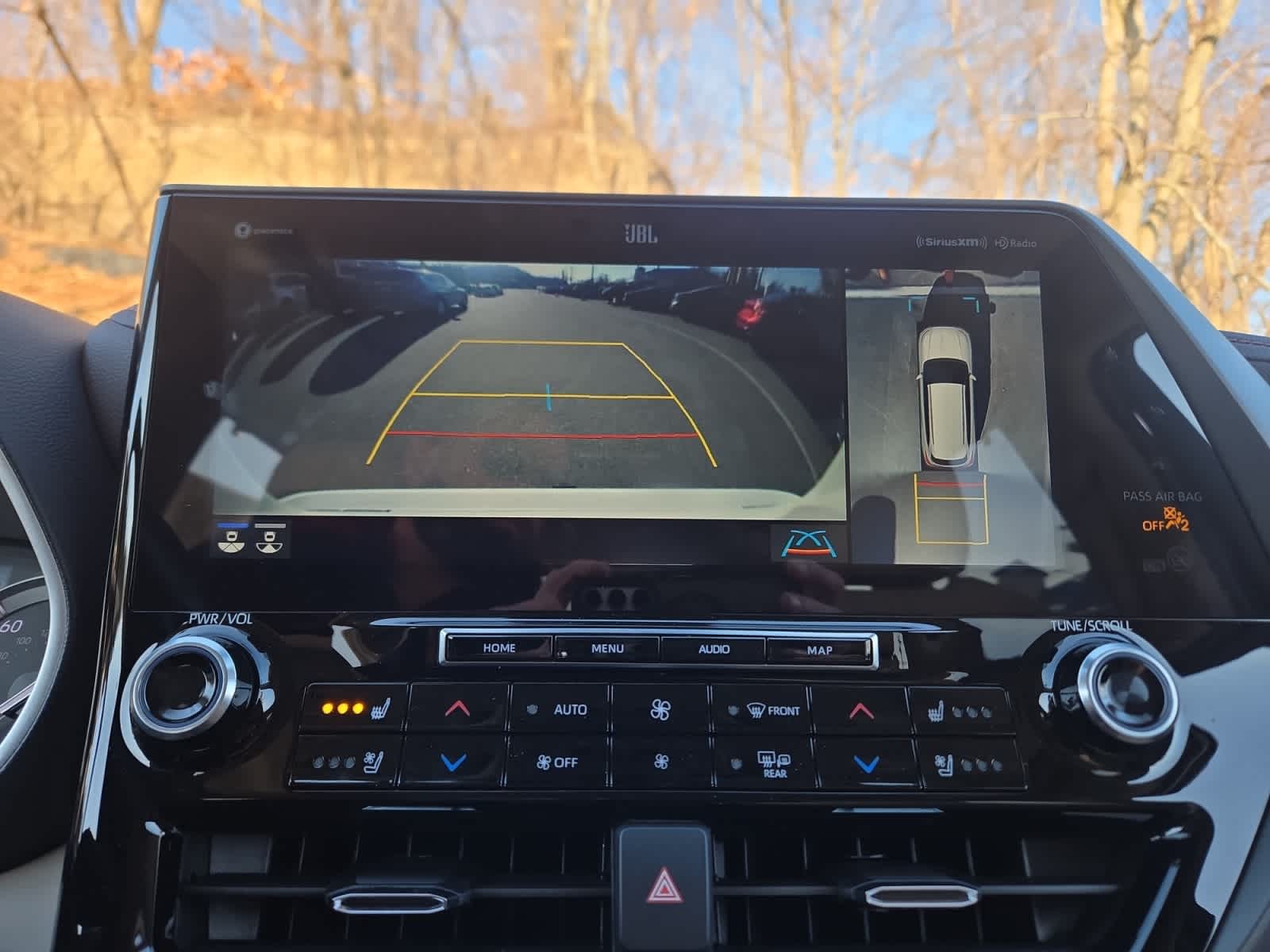 used 2022 Toyota Highlander car, priced at $35,398