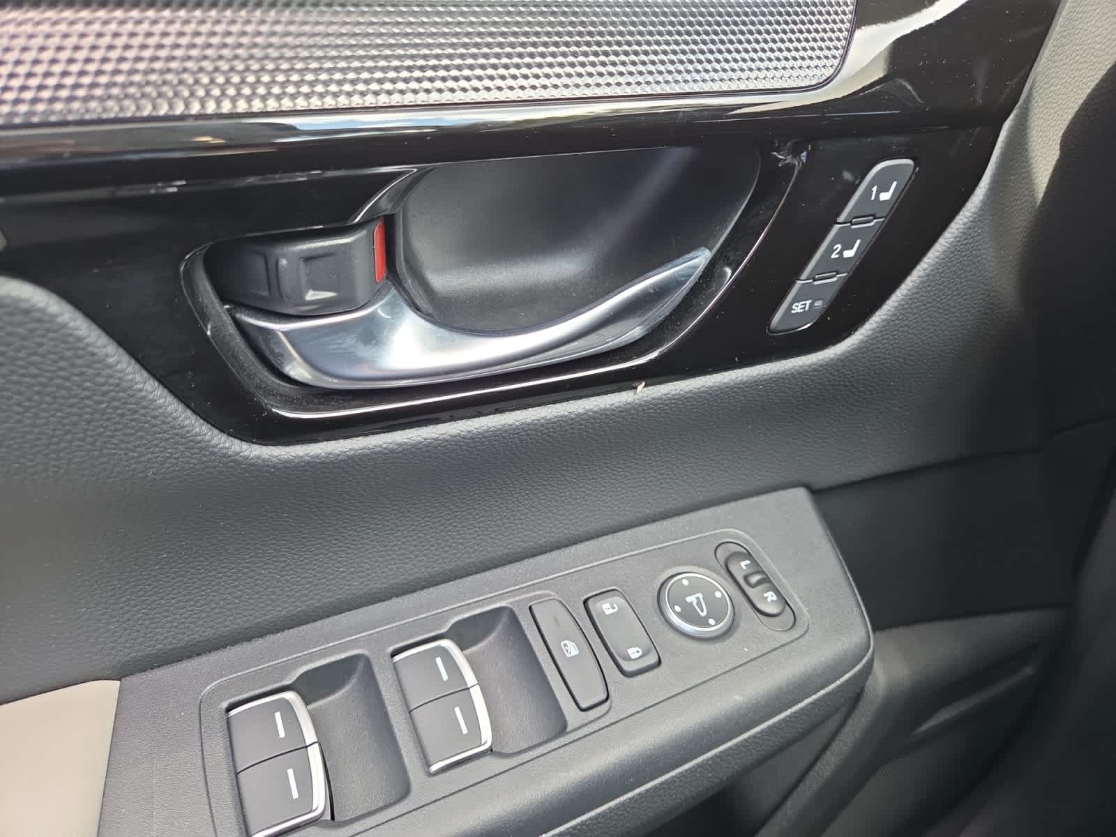 used 2025 Honda CR-V car, priced at $37,998