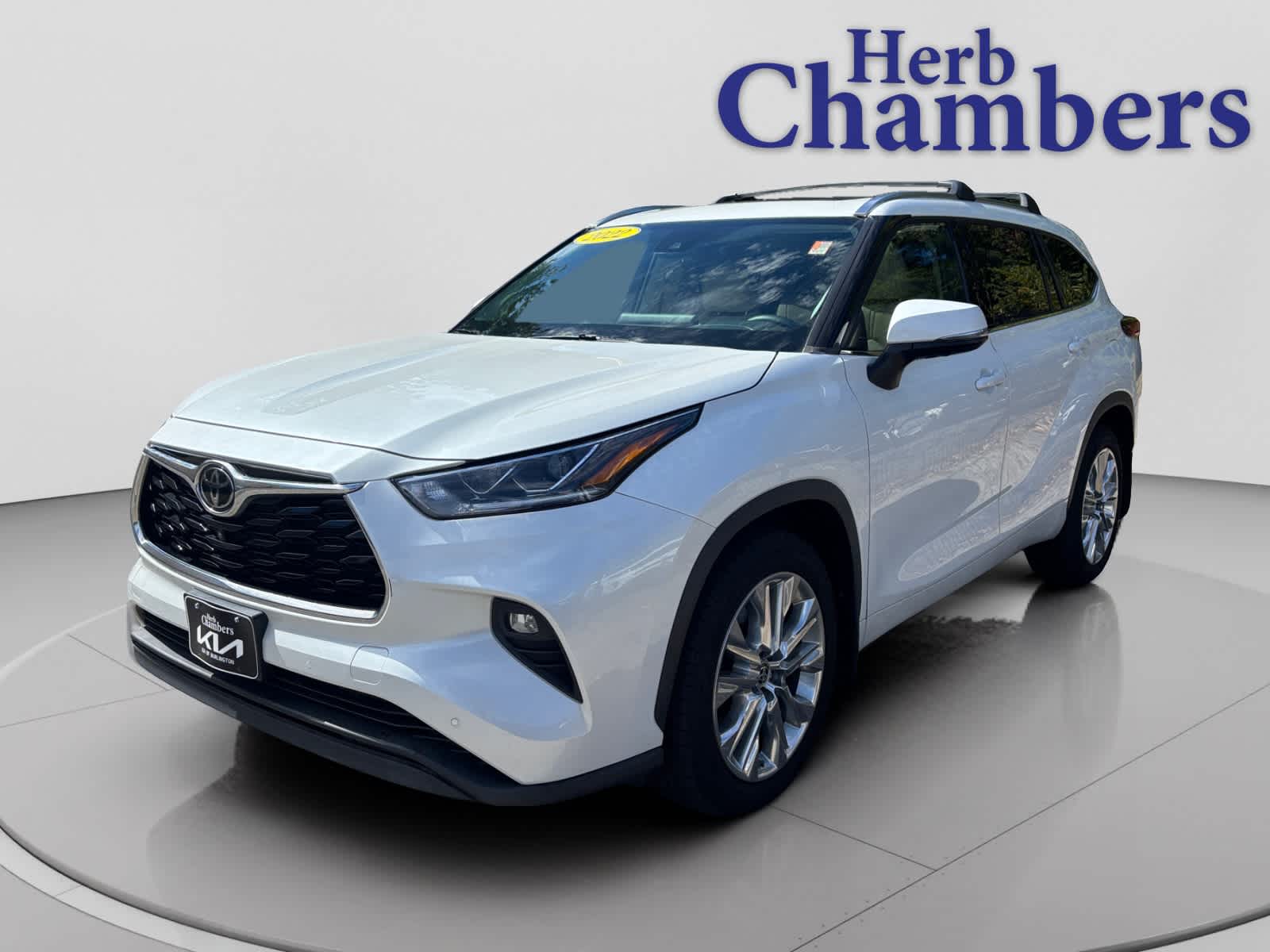 used 2022 Toyota Highlander car, priced at $35,398