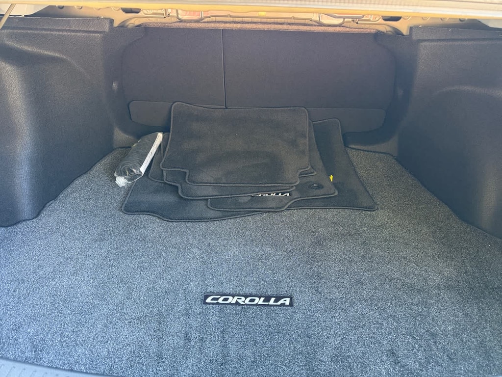 Used 2021 Toyota Corolla LE Sedan