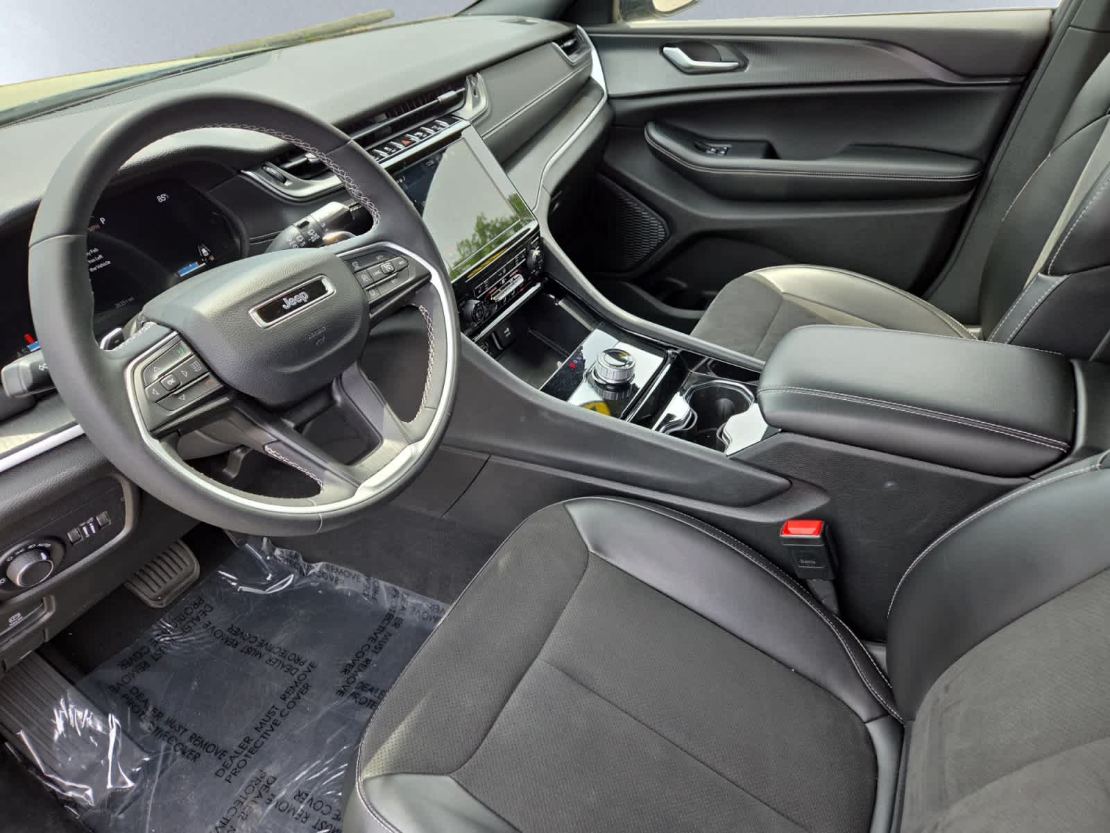 used 2023 Jeep Grand Cherokee car, priced at $33,998