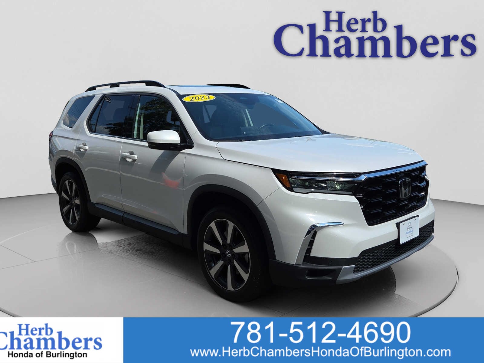 2023 Honda Pilot Touring AWD's photo