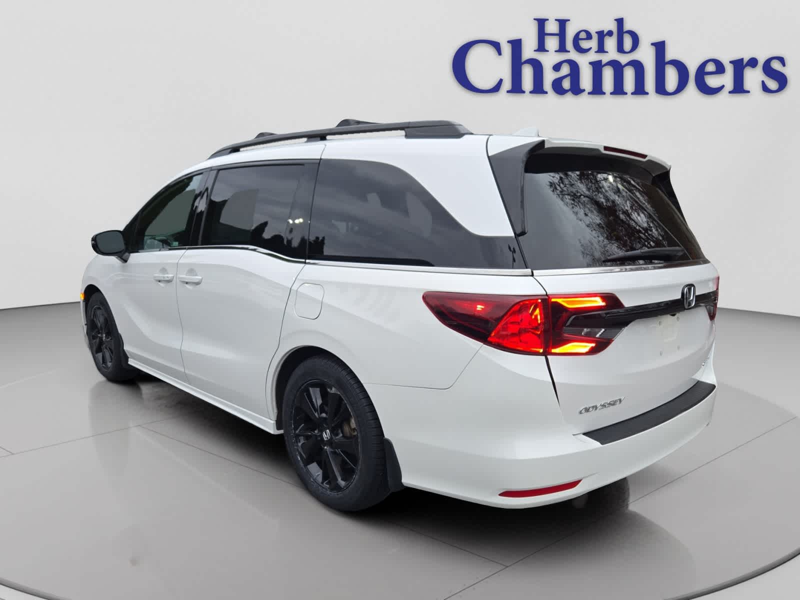 2024 Honda Odyssey Sport photo 2