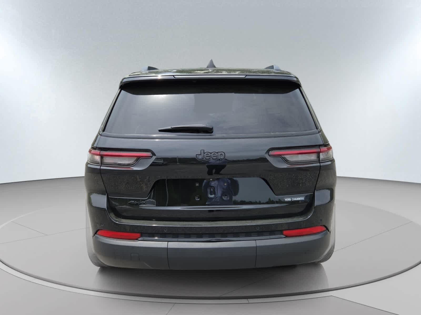 used 2023 Jeep Grand Cherokee car, priced at $33,998