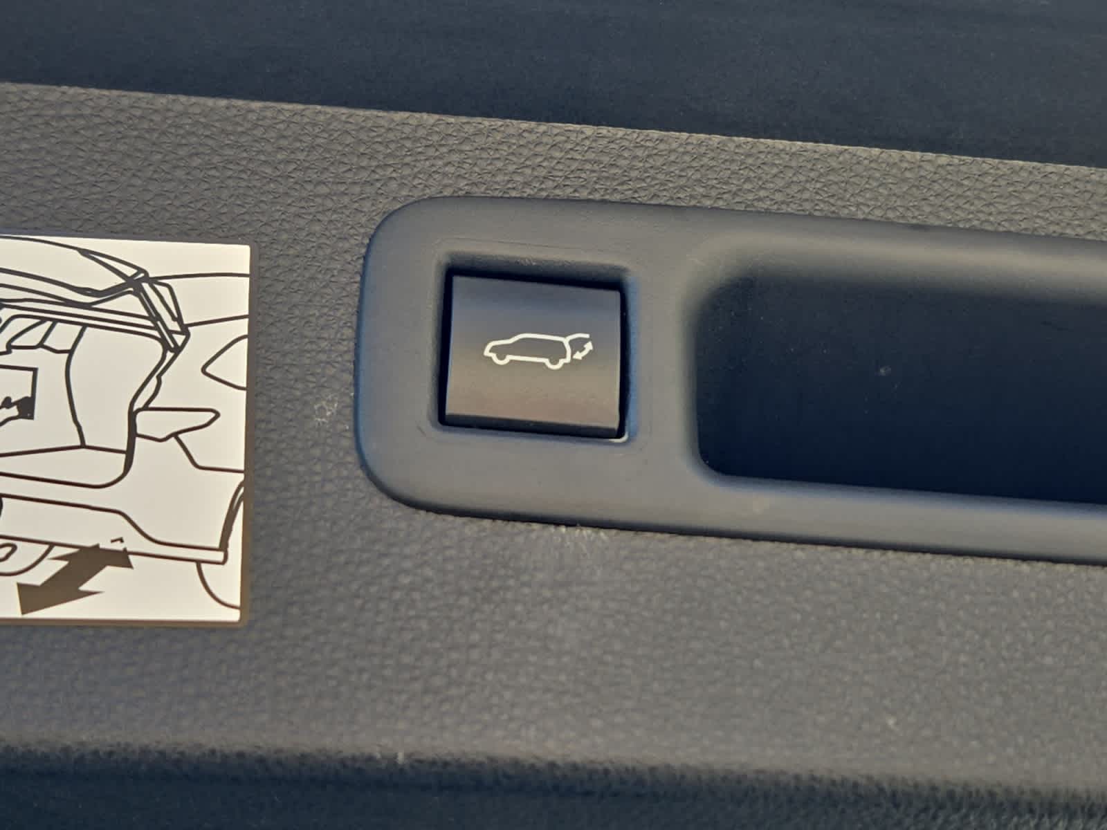 used 2022 Toyota Highlander car, priced at $35,398