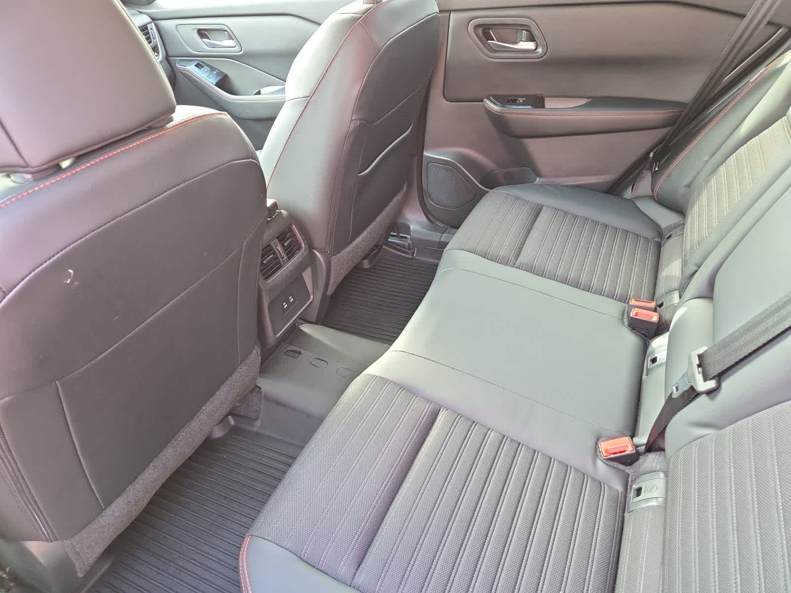 used 2025 Nissan Rogue car, priced at $27,998