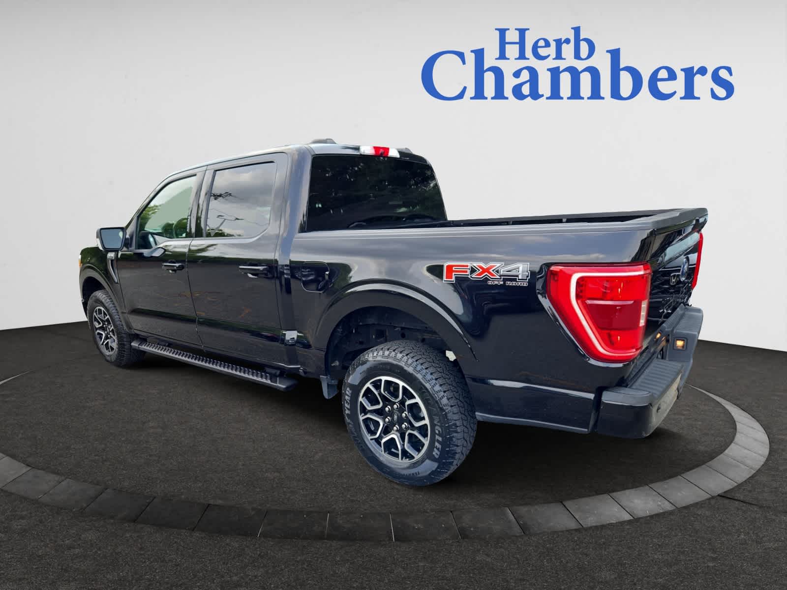 2022 Ford F-150 XLT photo 2
