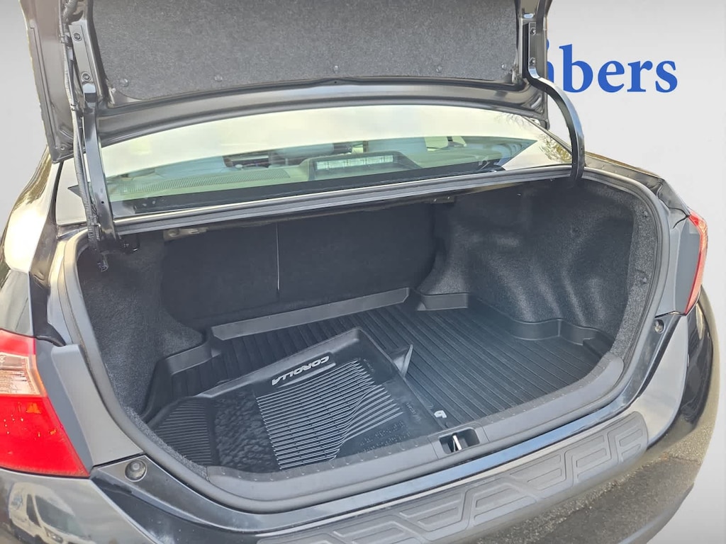 Used 2018 Toyota Corolla LE Sedan