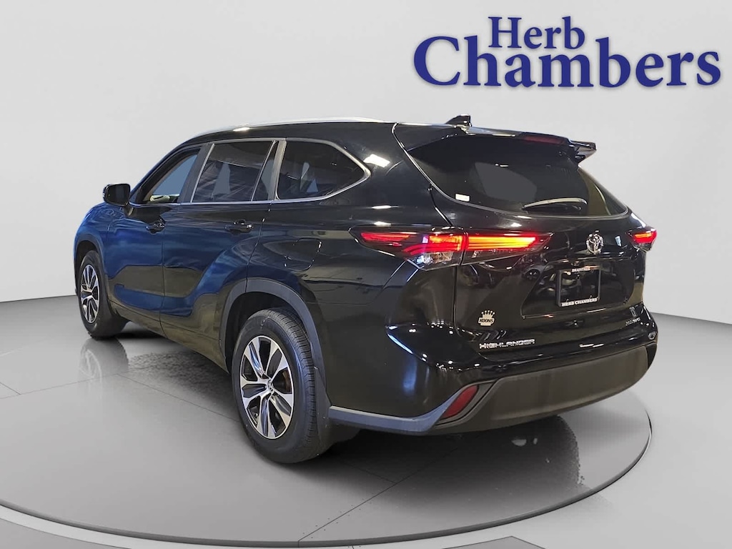 Used 2024 Toyota Highlander XLE SUV