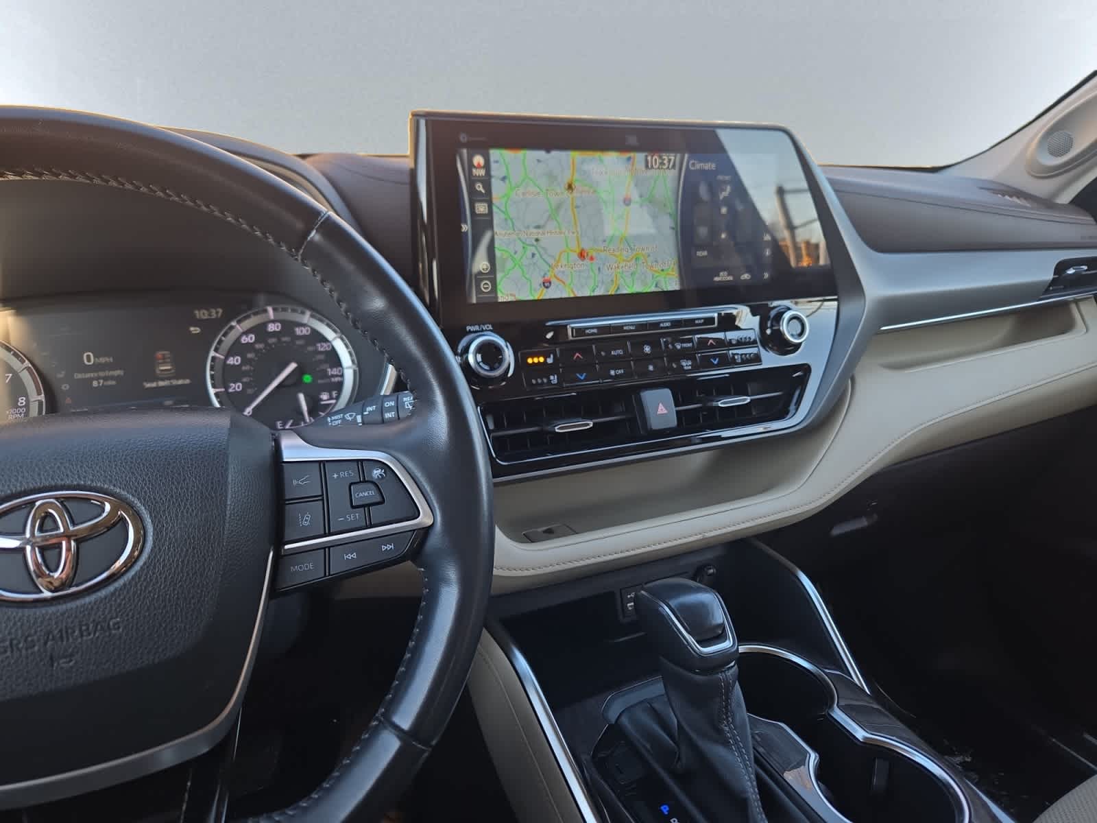 used 2022 Toyota Highlander car, priced at $35,398