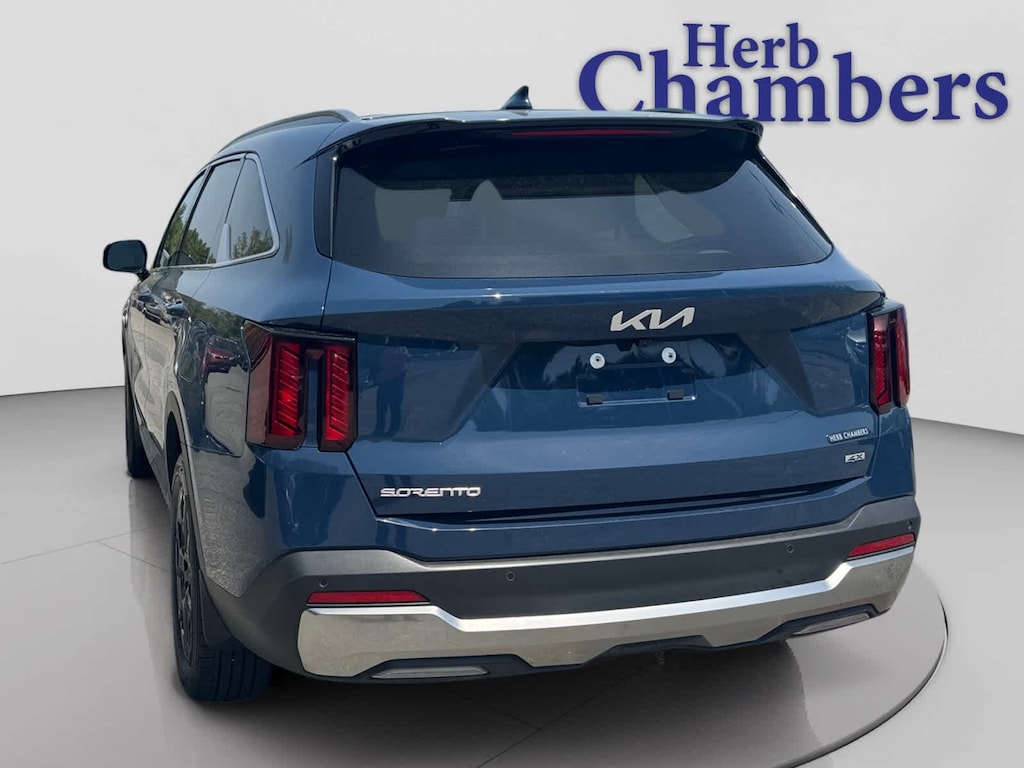 Used 2025 Kia Sorento S SUV