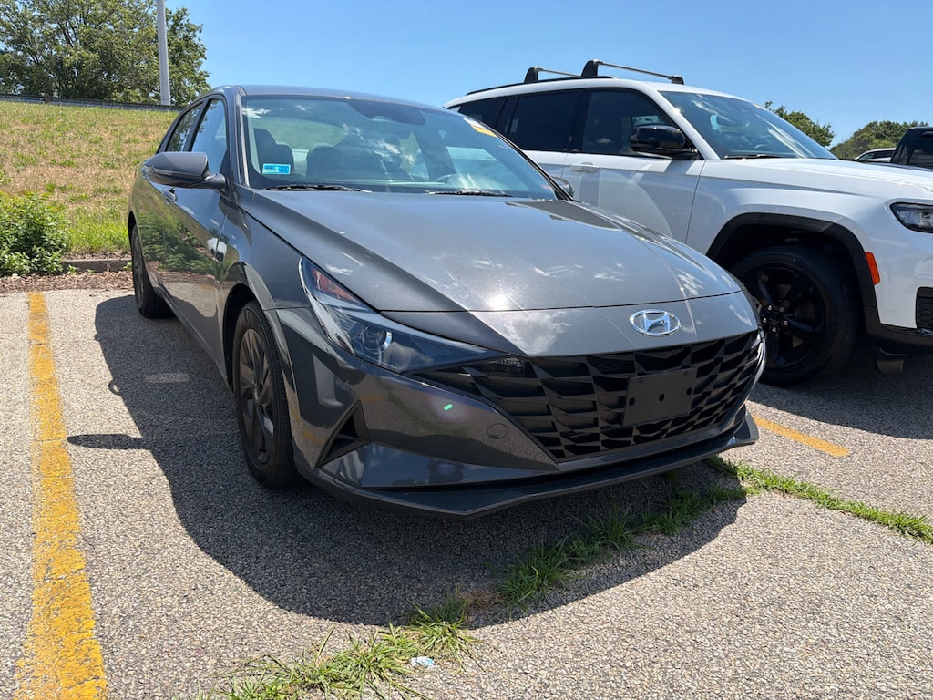 Used 2023 Hyundai Elantra SEL Sedan