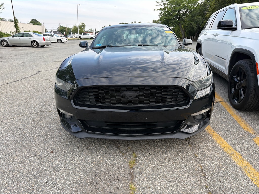 Used 2016 Ford Mustang V6 Coupe