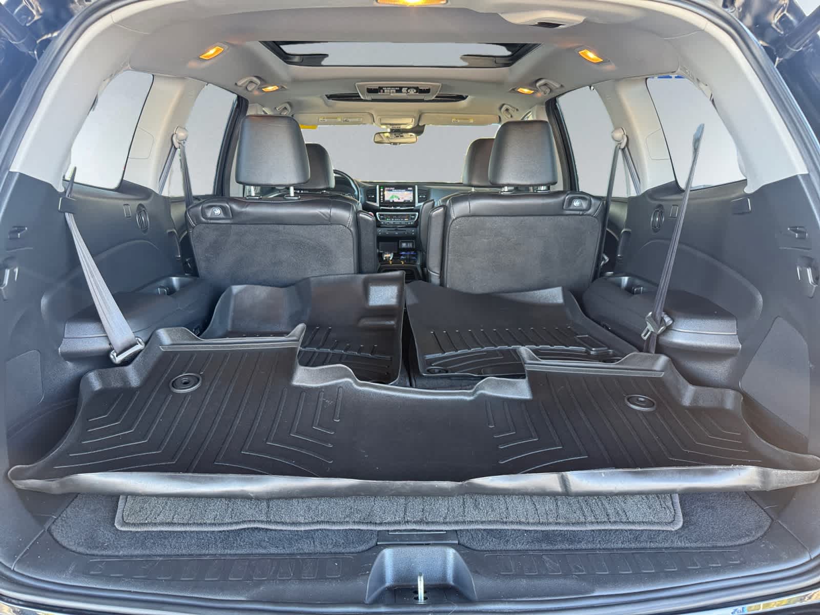 2016 Honda Pilot Elite photo 3