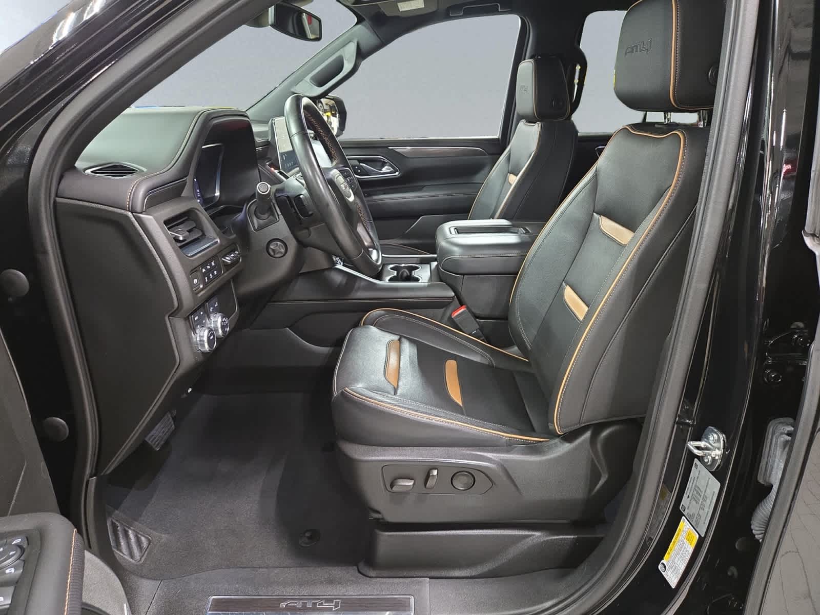 2023 GMC Yukon AT4 - Photo 7