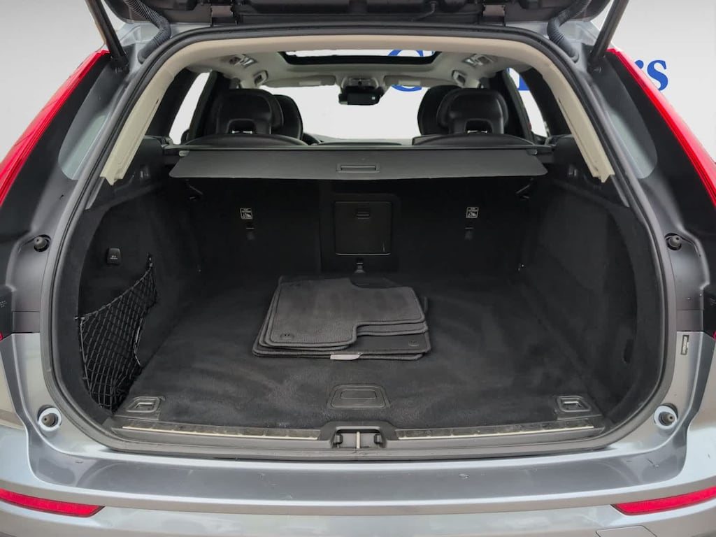 Used 2019 Volvo XC60 T5 Momentum SUV