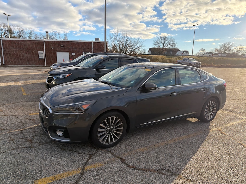 Used 2018 Kia Cadenza Premium Sedan