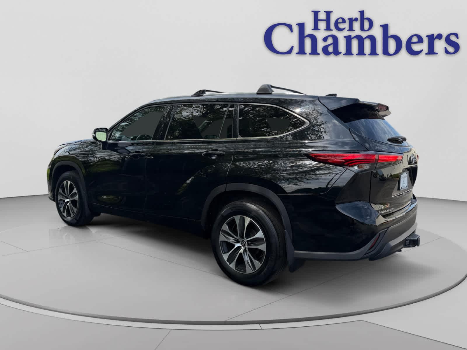 View vehicle photo 3