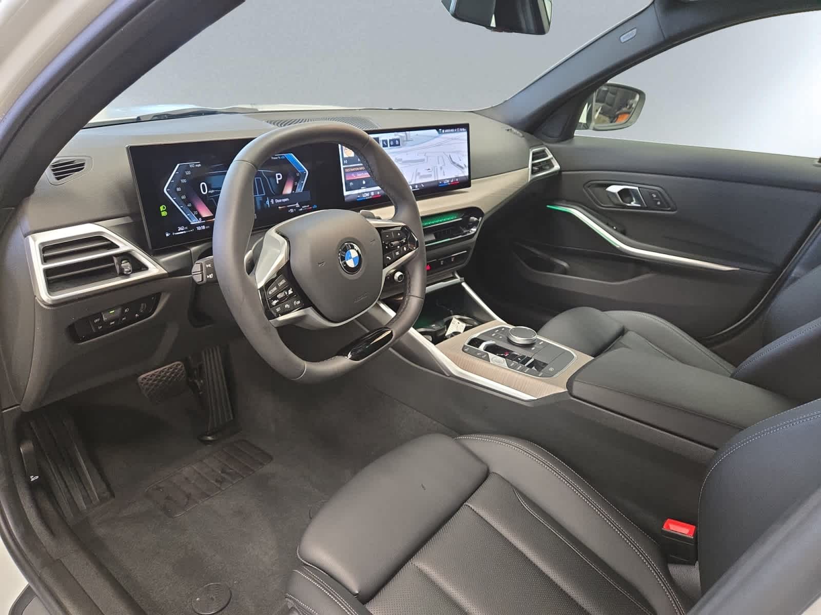 2025 BMW 3 Series 330i - Photo 6