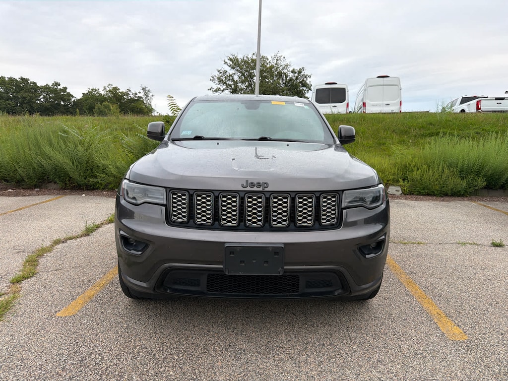 Used 2021 Jeep Grand Cherokee Laredo SUV