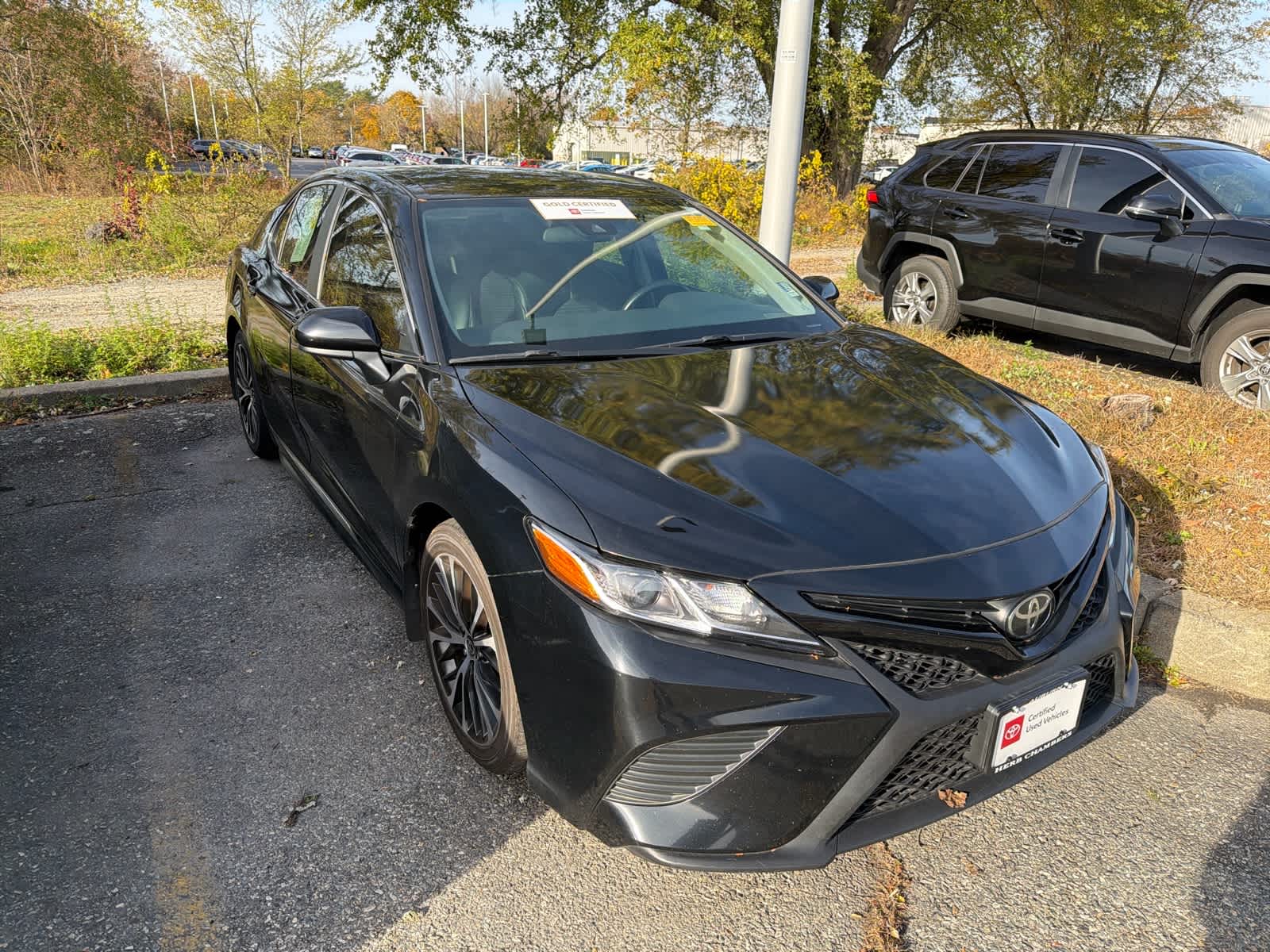 2020 Toyota Camry SE photo 4