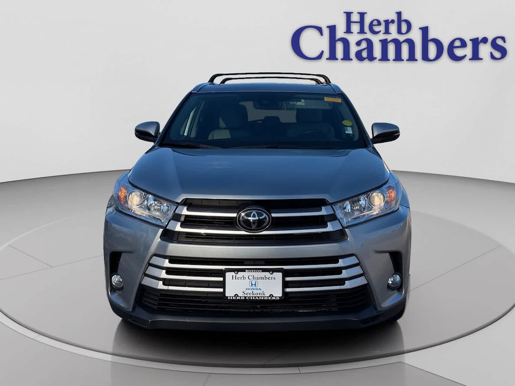 Used 2019 Toyota Highlander XLE V6 SUV