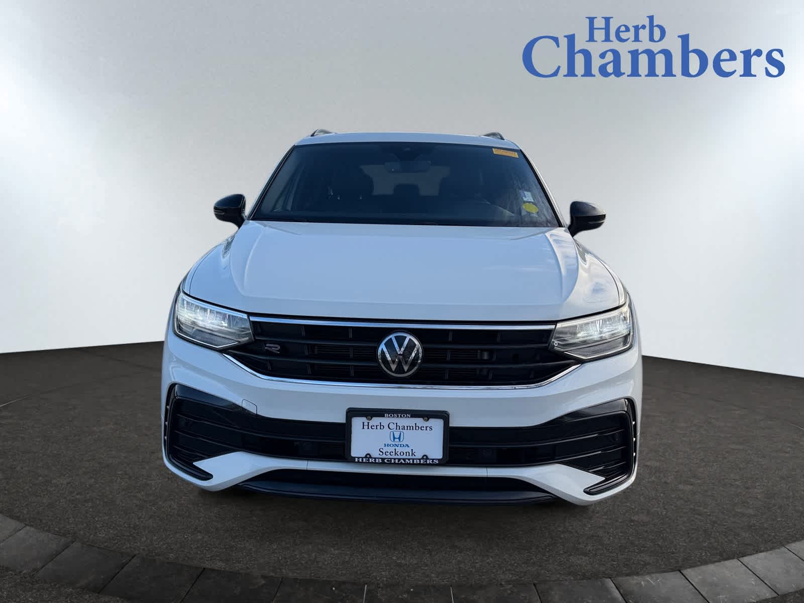 2022 Volkswagen Tiguan SE R-Line Black photo 2