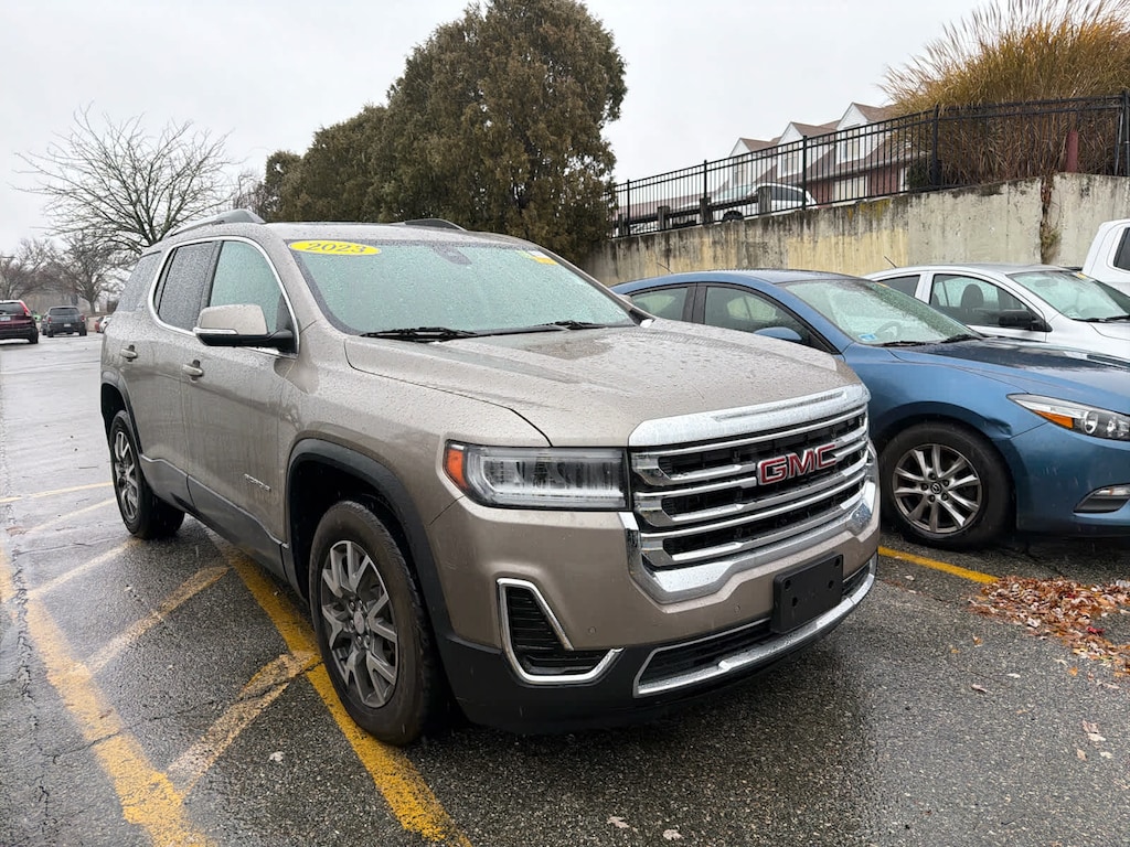 Used 2023 GMC Acadia SLE SUV