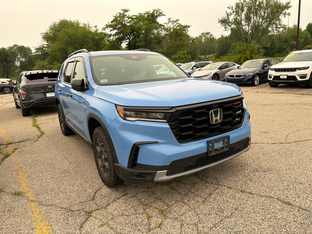Used 2025 Honda Pilot TrailSport SUV