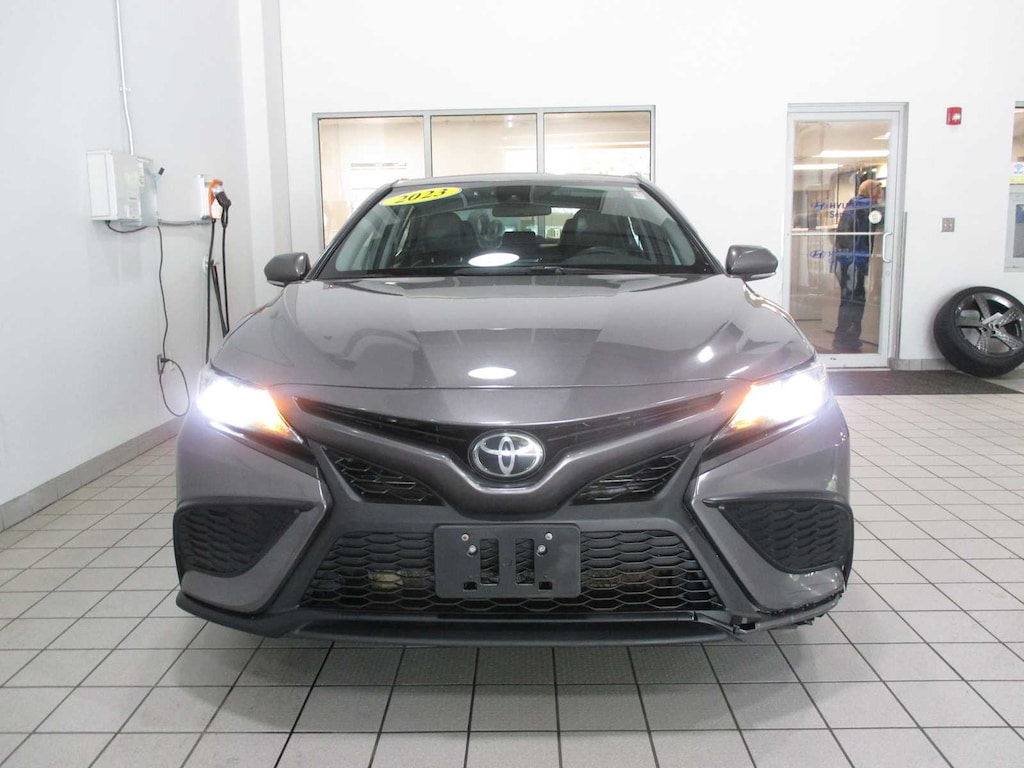 Used 2023 Toyota Camry SE Sedan