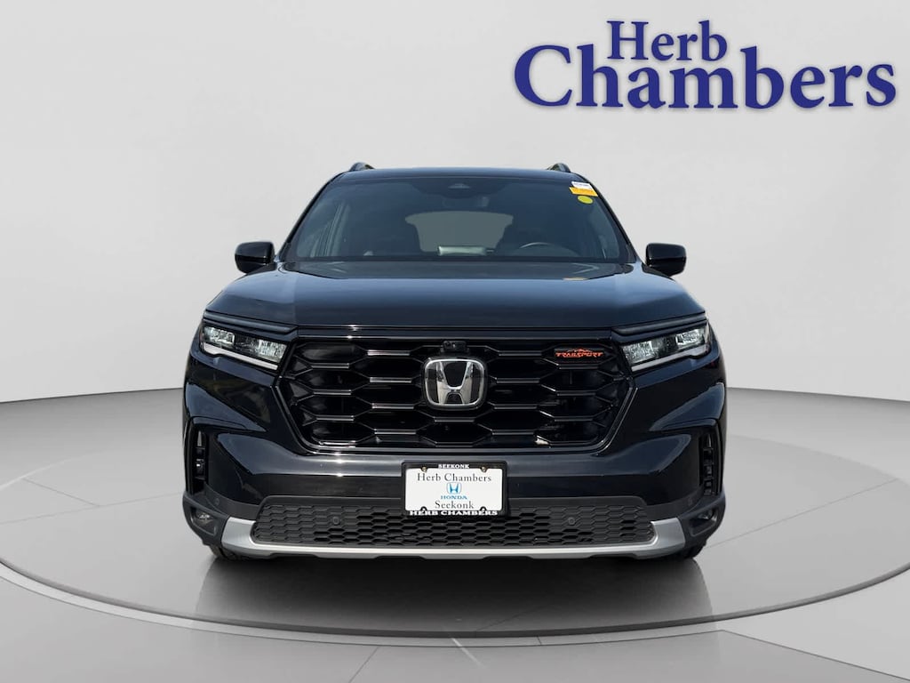 Used 2025 Honda Pilot TrailSport SUV