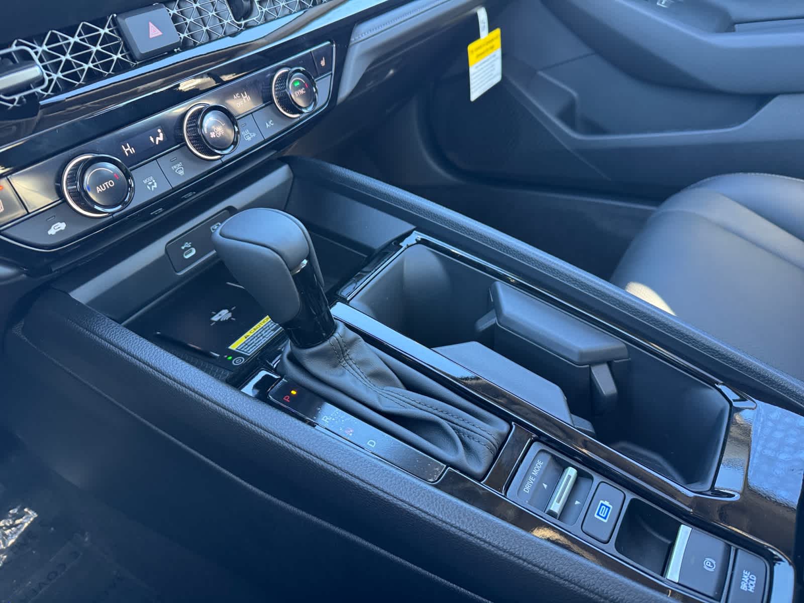 2025 Honda Accord Hybrid EX-L - Photo 16