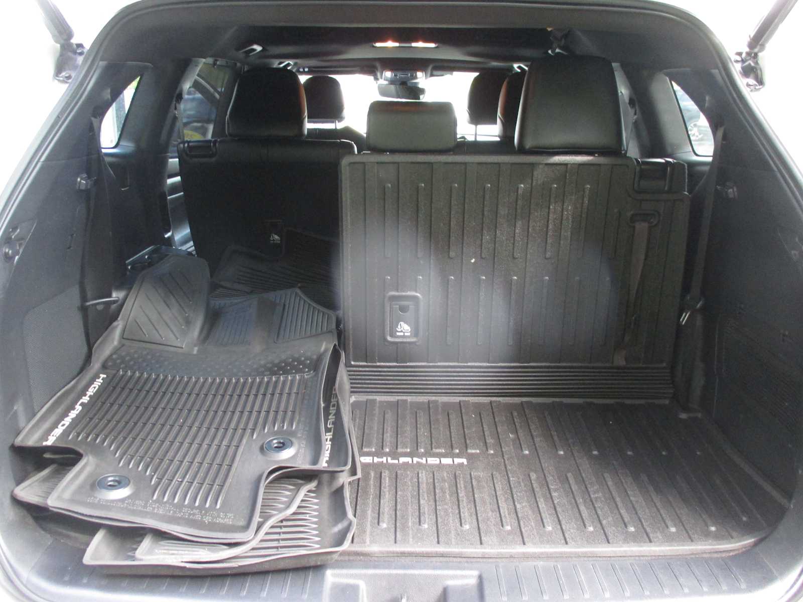 2021 Toyota Highlander XSE photo 3