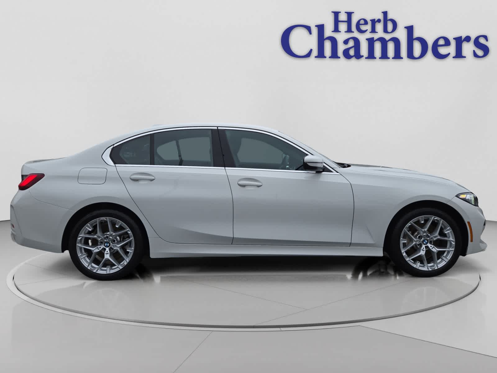 2025 BMW 3 Series 330i - Photo 11