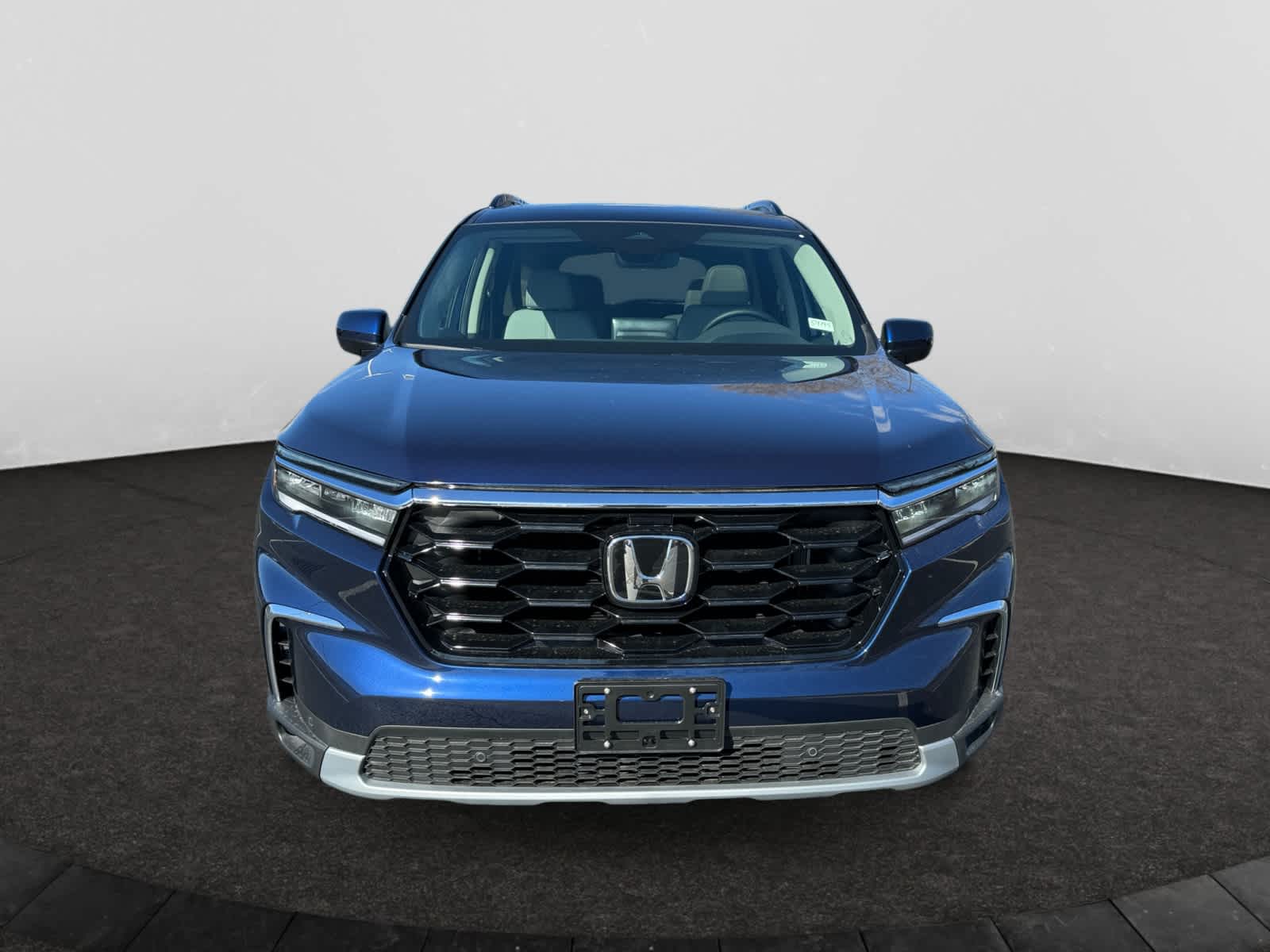 2025 Honda Pilot Touring photo 2