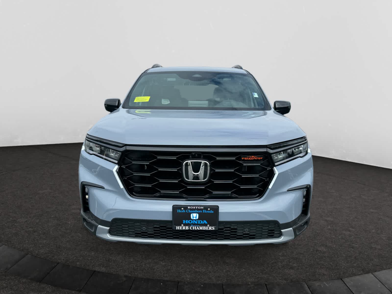 2025 Honda Pilot TrailSport photo 2
