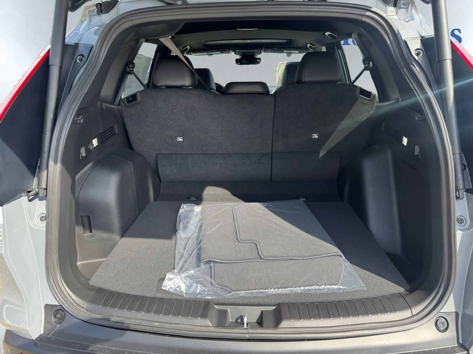 2026 Honda CR-V Hybrid Sport Touring photo 3