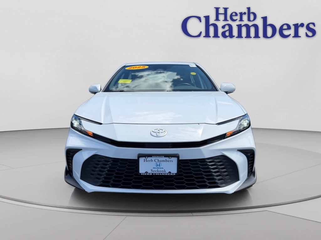 Used 2025 Toyota Camry SE Sedan