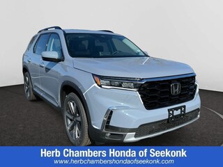 New 2025 Honda Pilot Touring SUV near Boston