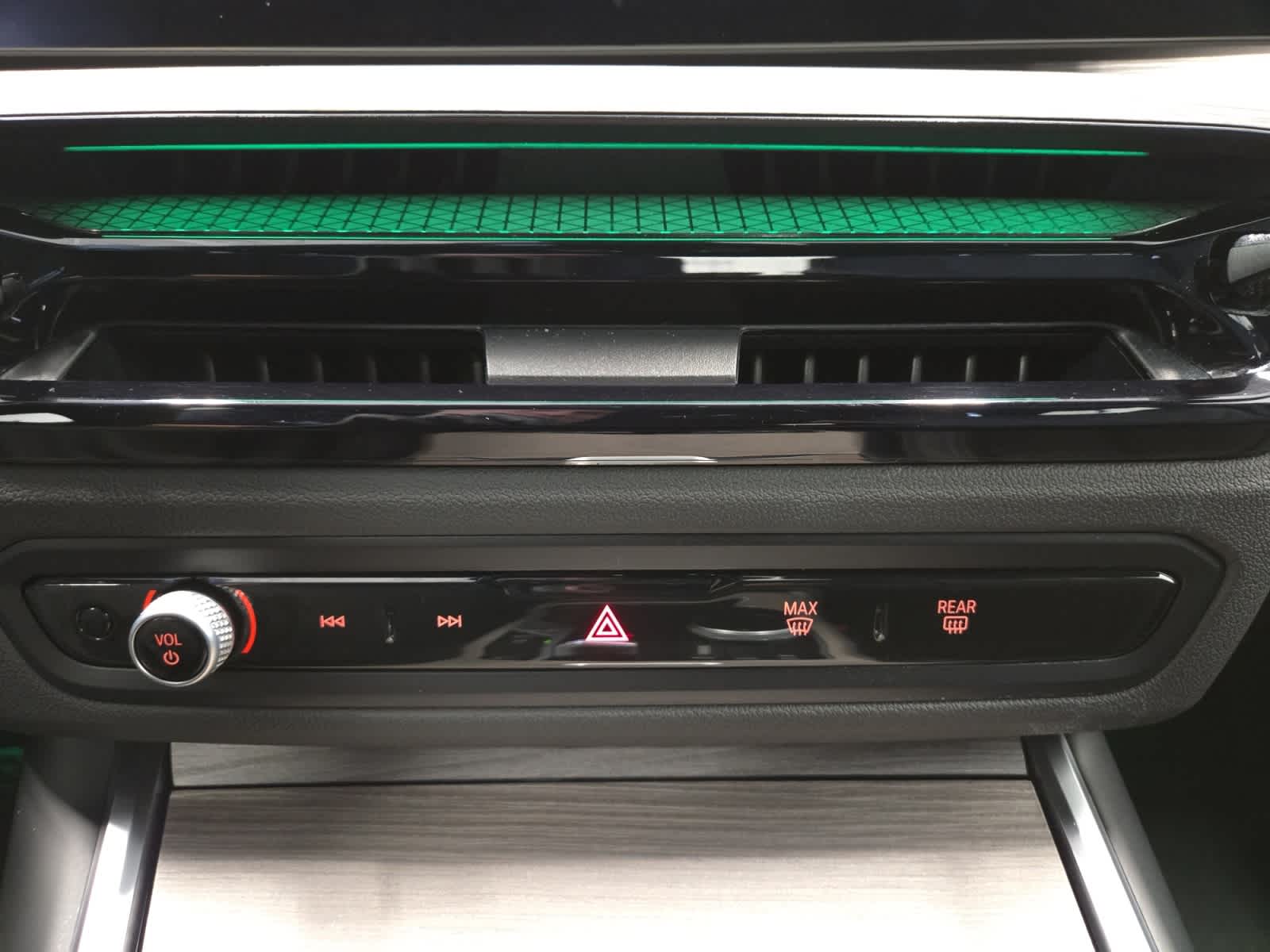 2025 BMW 3 Series 330i - Photo 26