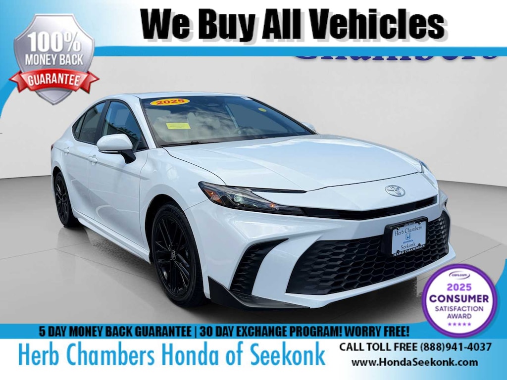 Used 2025 Toyota Camry SE Sedan