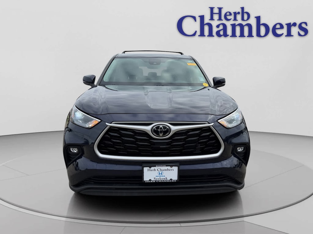 Used 2022 Toyota Highlander LE SUV
