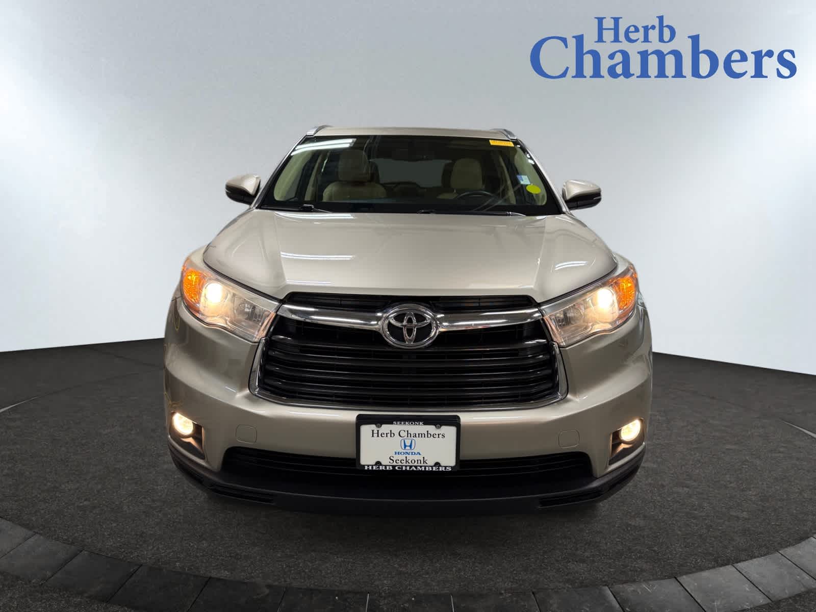 2016 Toyota Highlander XLE photo 2