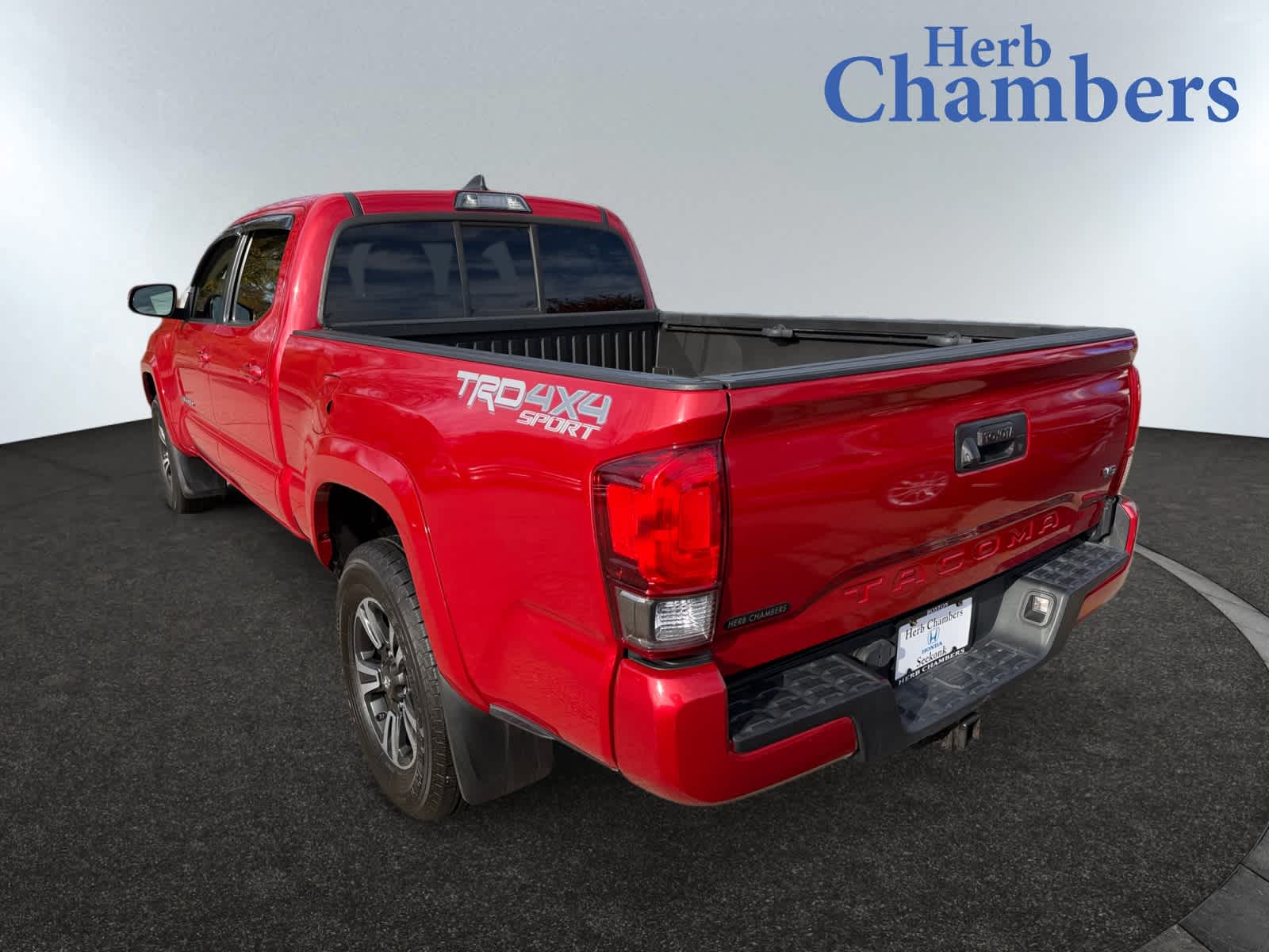 2016 Toyota Tacoma TRD Sport V6 photo 2