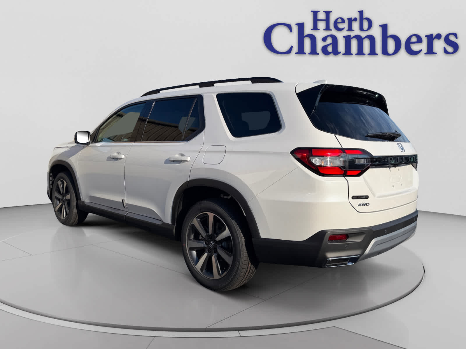 2025 Honda Pilot Touring photo 3