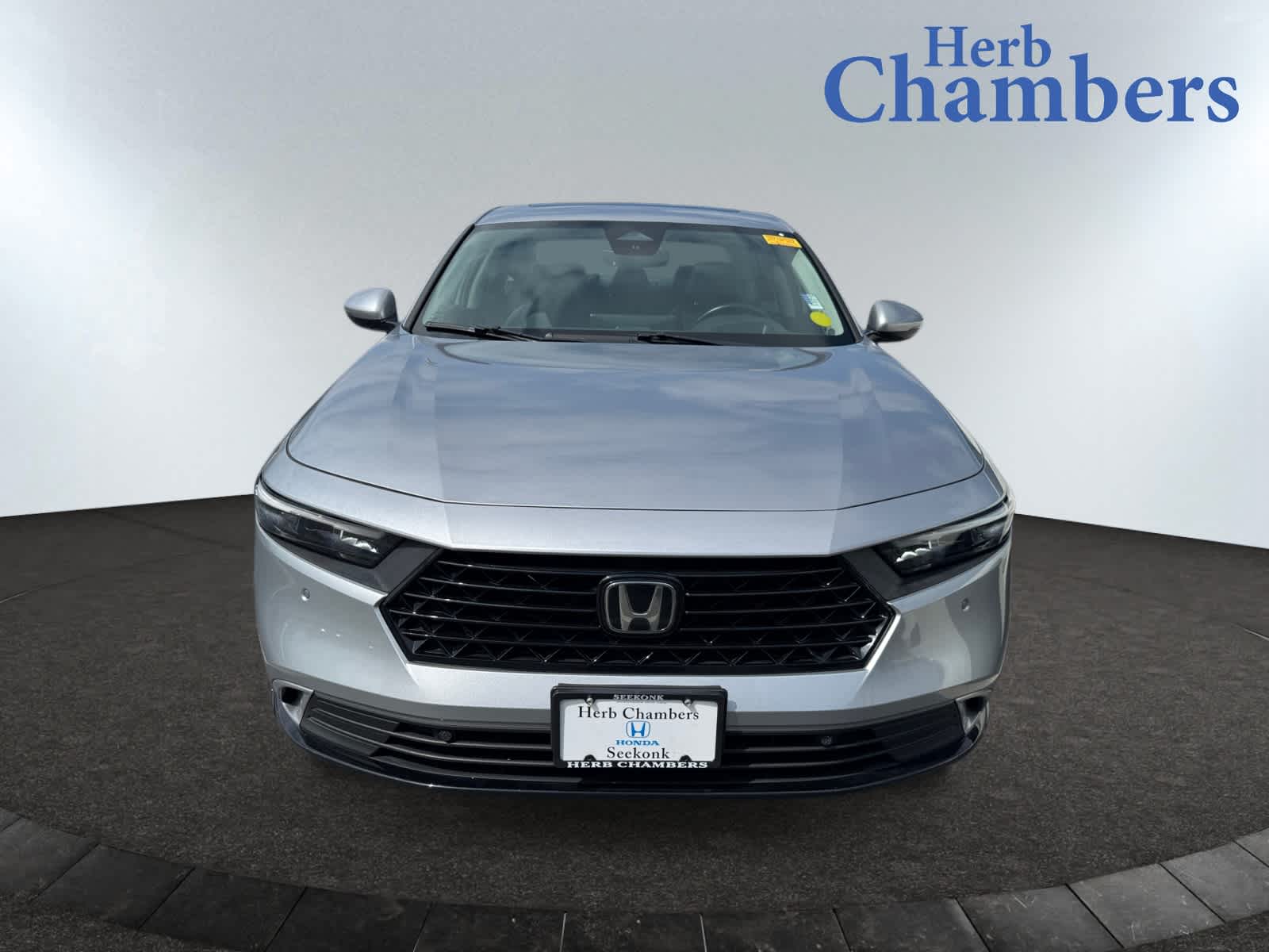 2023 Honda Accord Hybrid Touring photo 2