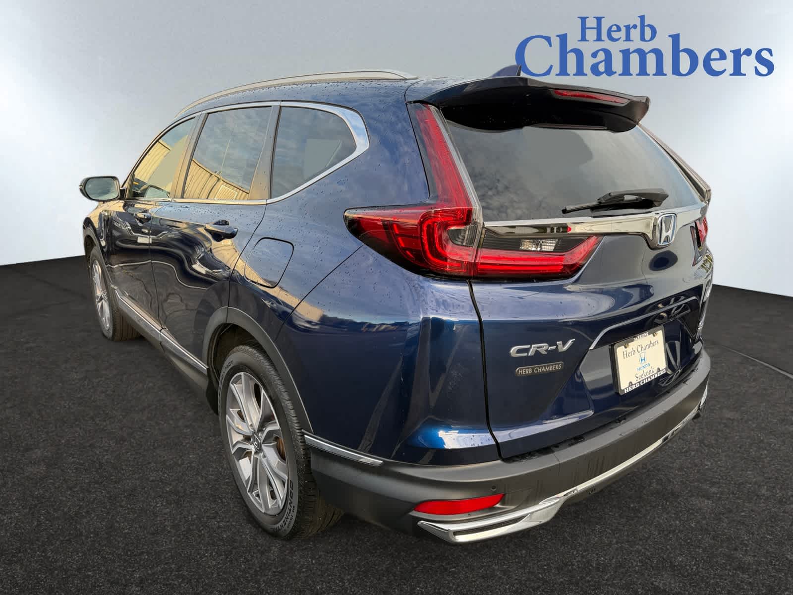 2022 Honda CR-V Hybrid Touring photo 2
